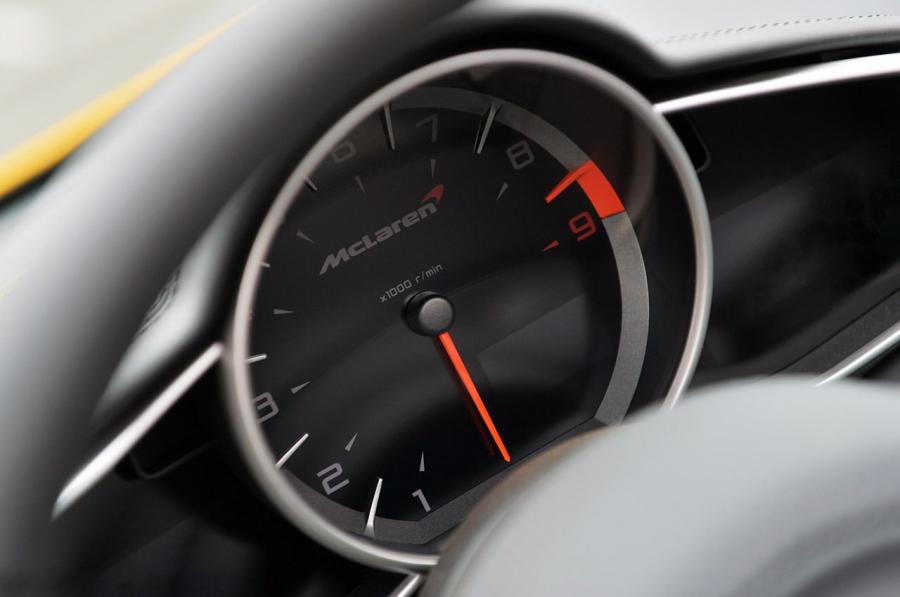  McLaren MP4-12C Spyder 2012 года  (фото 257 из 270)